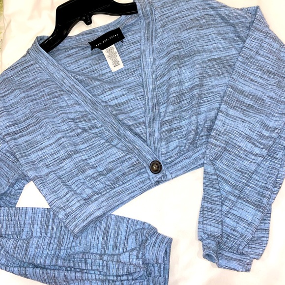 NWOT Crop Cardigan 🫐 - Picture 1 of 6